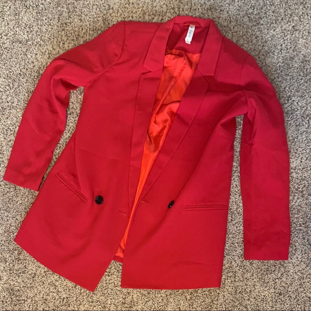 RED BLAZER